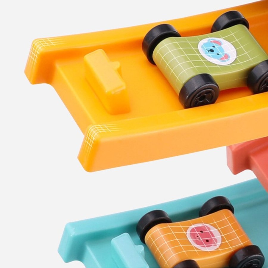 cartoon-children-plastic-ladder-gliding_main-1