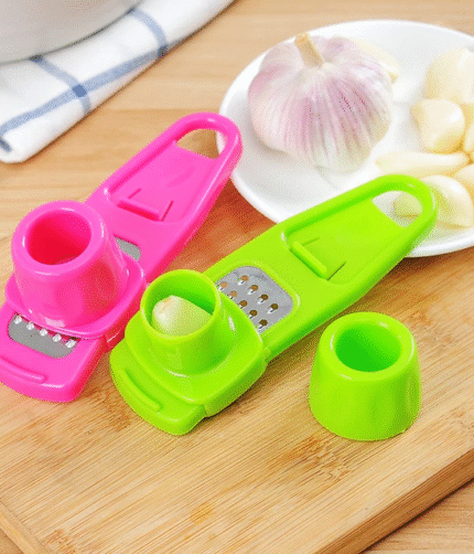 Garlic Press Grater Slicer Plastic Grinding Tool Kitchen Accessories(random color )