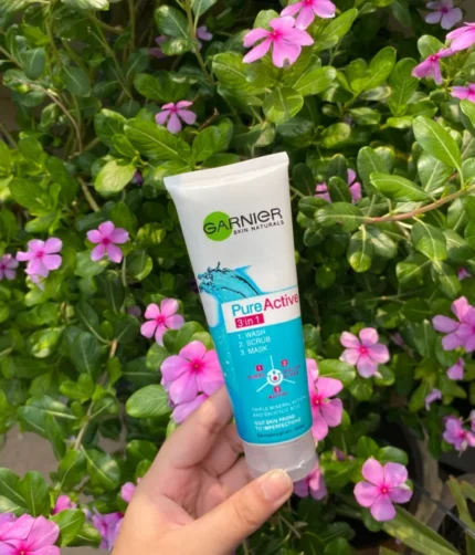 3 in 1 Garnier Skin Natural Pure Active Wash + Scrub + Mask