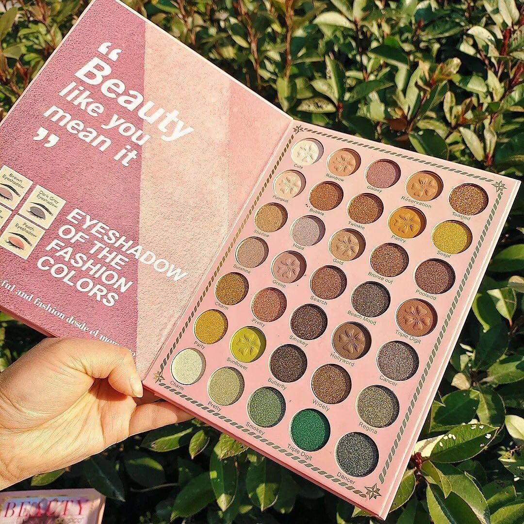 Strawberry-Moonlight_Mermaid_Jewel_Eyeshadow_Palette_Pearlescent_Blush_and_Eyeshadow_Palette__Rs_2199_-__Whatsapp__03196188099_JPG__3.jpg