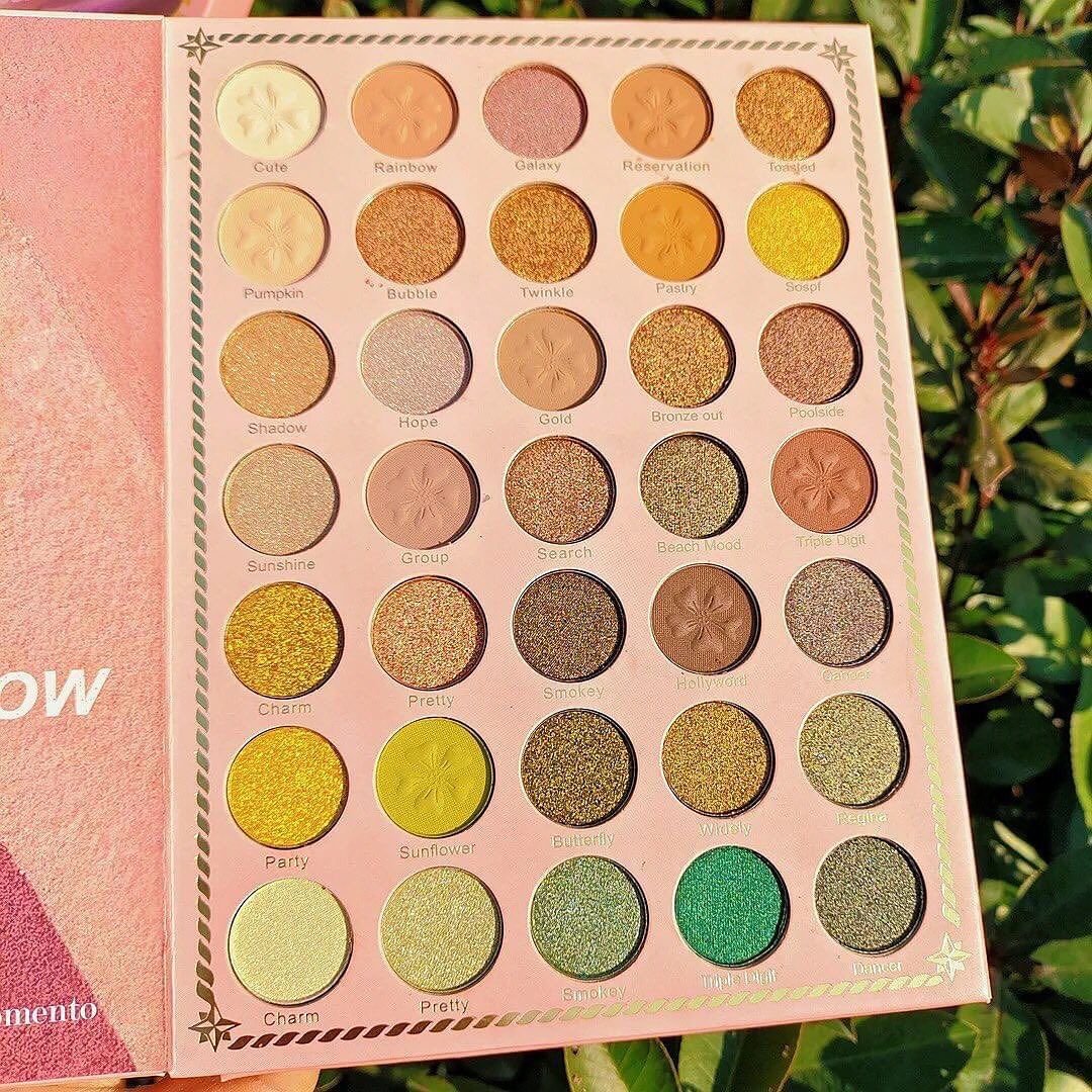 Strawberry-Moonlight_Mermaid_Jewel_Eyeshadow_Palette_Pearlescent_Blush_and_Eyeshadow_Palette__Rs_2199_-__Whatsapp__03196188099_JPG__6.jpg