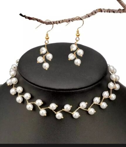 Zig Zag White Choker With Earrings