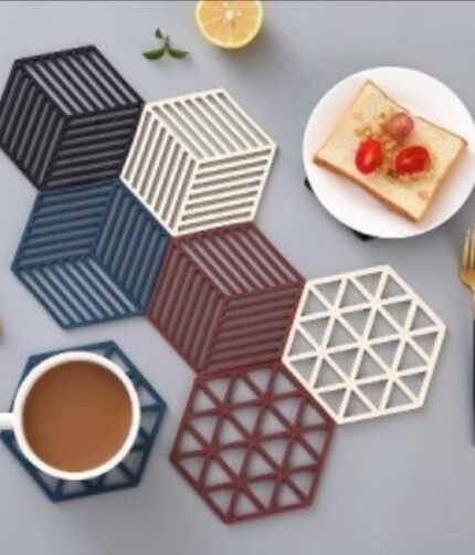 1PCS Multifunction Heat Resistant Silicone Mat Drink Cup Coasters Nonslip Pads Pot Holder Table Placemat Kitchen Accessories (random color)