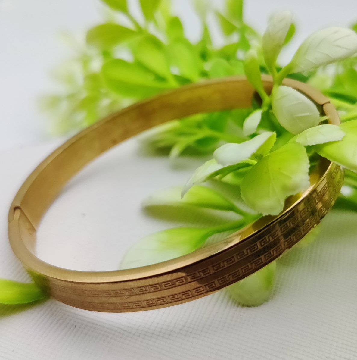 Adjustable Cartier Heart Charm Bracelet – Imported Luxury Gold Bracelet | Best Quality Artificial Bracelet For Girls & Women | Bracelet For Every Occasion | Elegant Design ✨