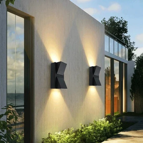 outdoor-wall-light-500x500-1.webp
