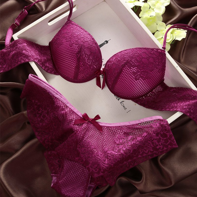 Fashion-fashion-lace-sexy-thin-deep-V-neck-push-up-underwear-hot-selling-vintage-descriptionImage0.jpg